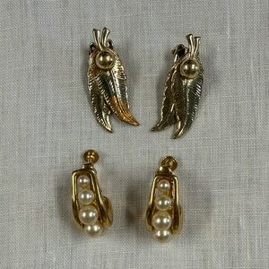 Vintage Gold Tone Pearl Clip-On Earrings Set - Gold